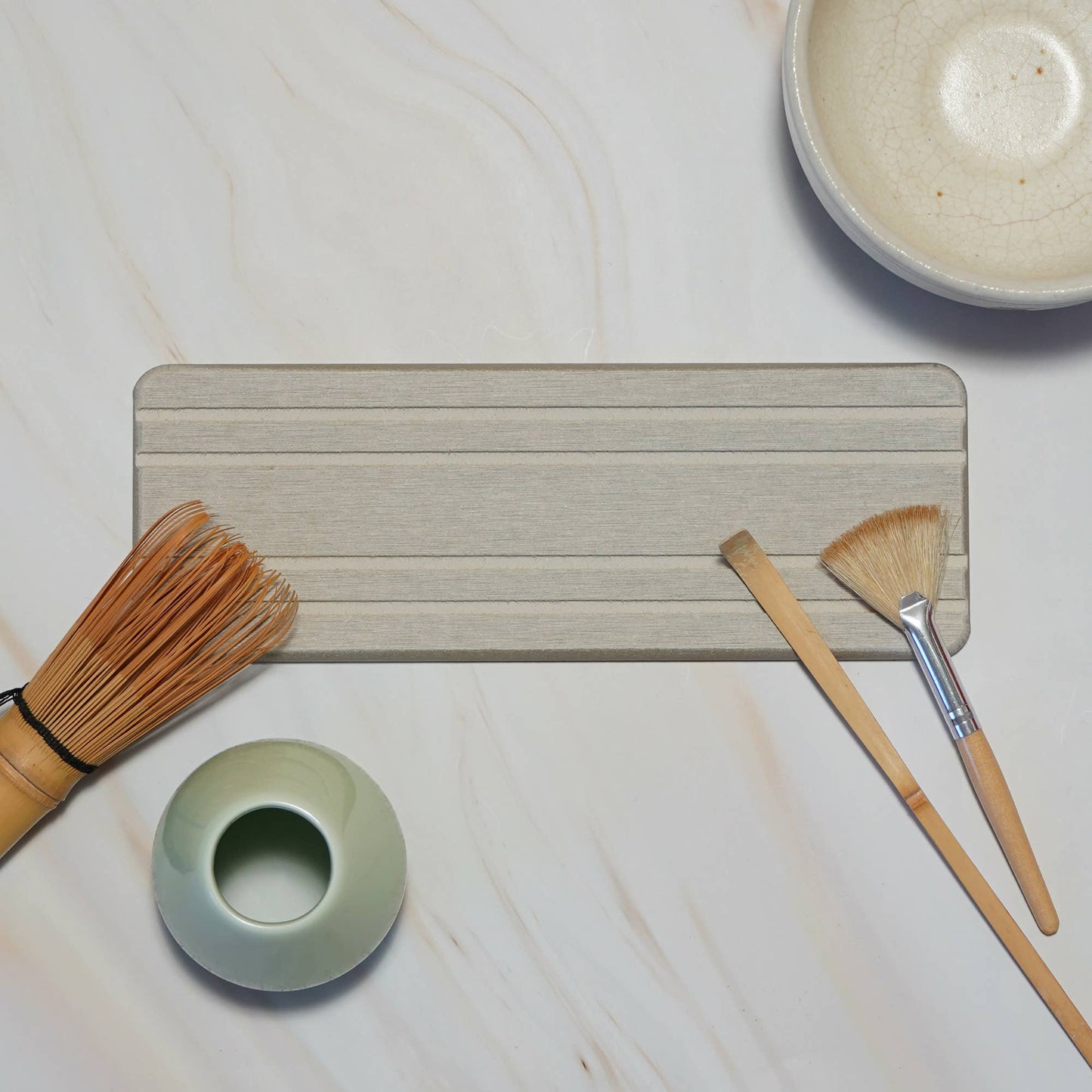 Diatomaceous Earth Bottle Tray: Stone Gray